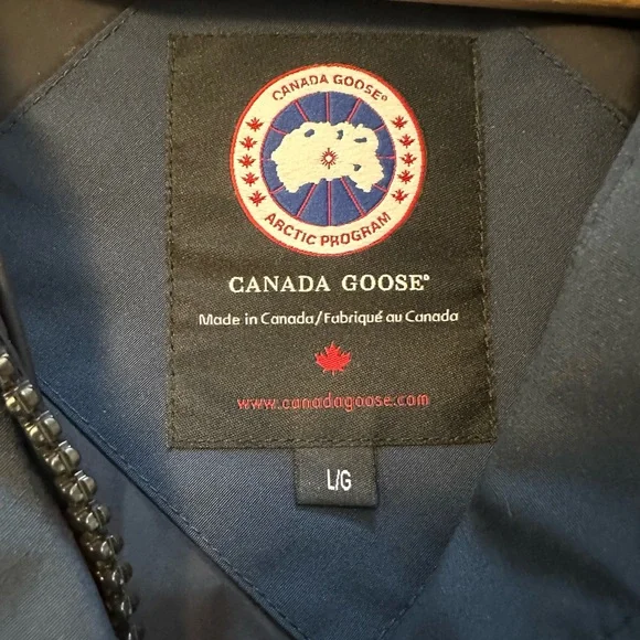 Canada Goose Shelburne Parka, Navy, size L, no fur trim, excellent condition - Picture 10 of 10
